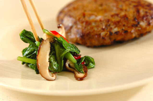 シンプルハンバーグ野菜炒め添えの作り方の手順10