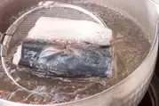 サバのみそ煮の下準備1
