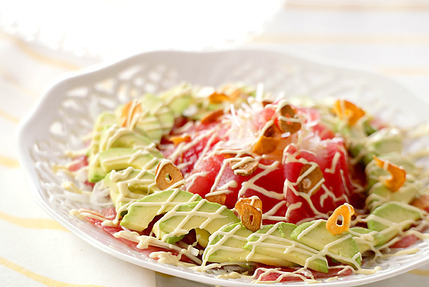 アボカドとマグロのカルパッチョ