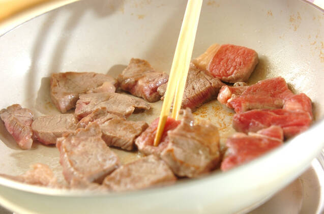 牛肉とコンニャクのサイコロステーキの作り方の手順8