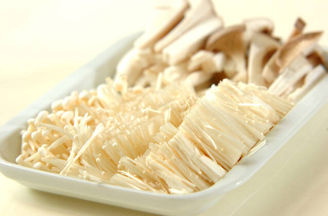 キノコのくったり炒め煮の作り方の手順1