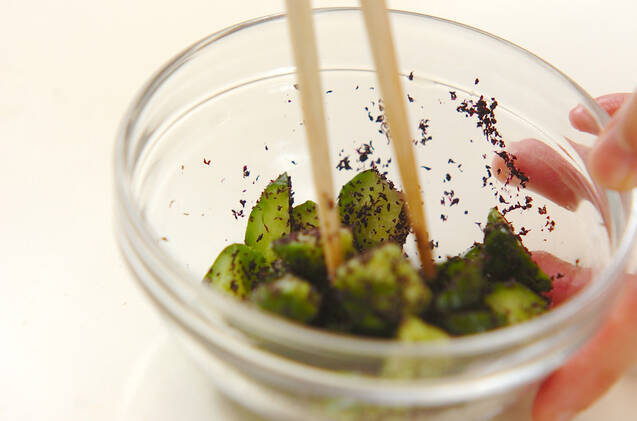 キュウリのユカリ和えの作り方の手順2