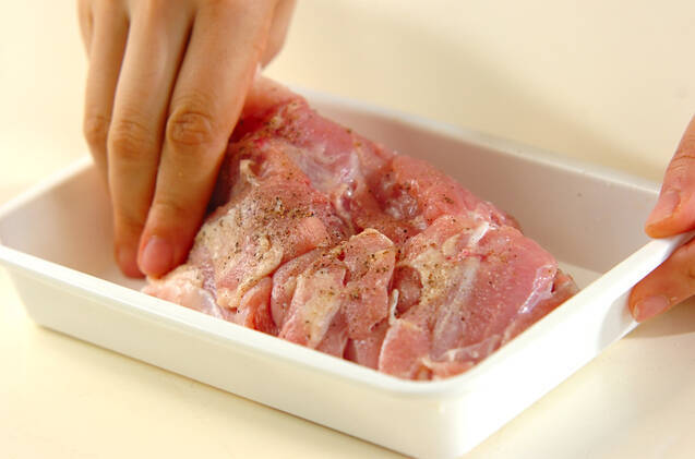鶏もも肉のマリネ焼き いつもの鶏肉をおいしく フライパンで簡単料理の作り方の手順1