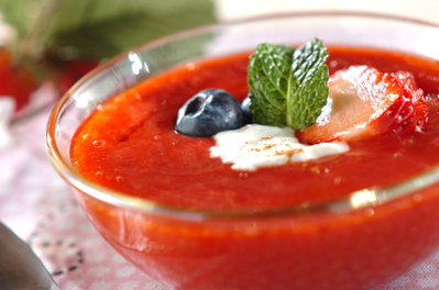 イチゴの冷製スープイタリアン風 レシピ 作り方 E レシピ 料理のプロが作る簡単レシピ