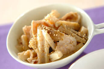 たたき根菜のゴマ和え