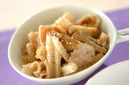 たたき根菜のゴマ和え