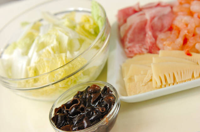 中華料理の定番！基本の八宝菜の作り方の手順1