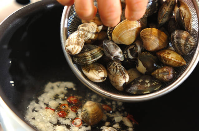 アサリと豆腐の卵炒めの作り方の手順2