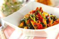 イカと野菜のトマト煮込み