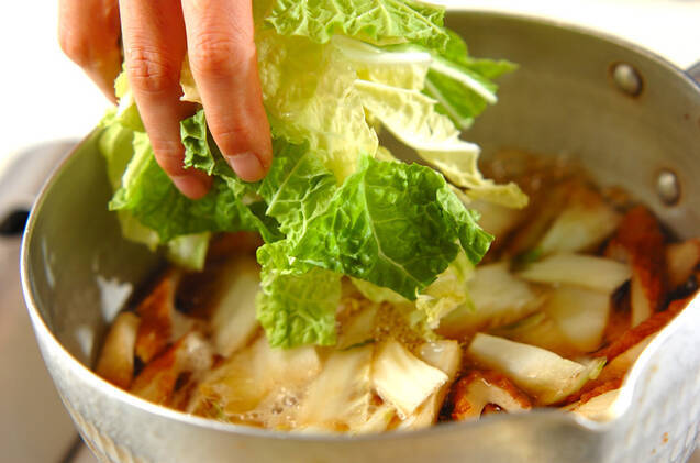 ちくわと白菜の煮物の作り方の手順2