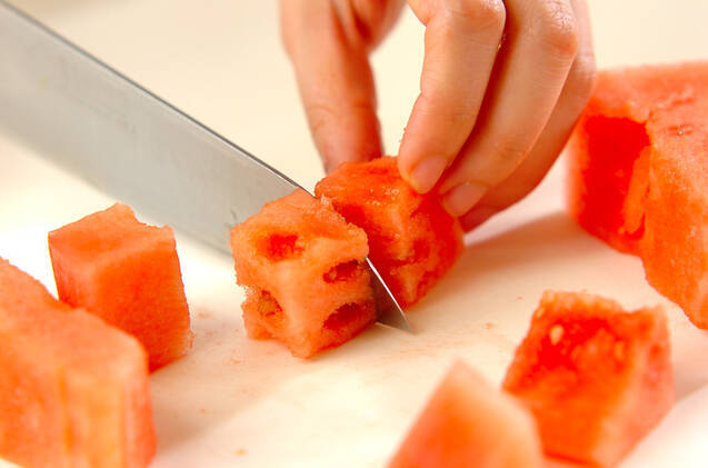 スイカのフルーツポンチの作り方の手順1