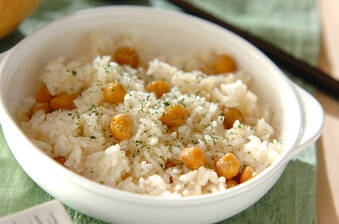 ヒヨコ豆入りクミン風味バターライス