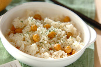 ヒヨコ豆入りクミン風味バターライス