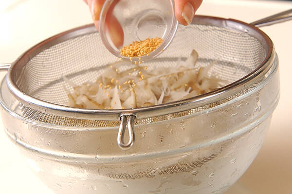 ささ身とゴボウのサラダの作り方の手順2