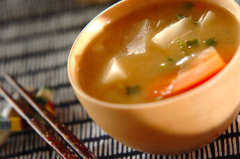 エビ芋入りみそ汁