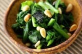ほうれん草の松の実和え