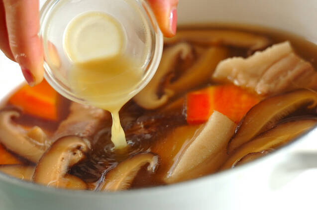 塩豚とレンコンのショウガスープの作り方の手順5