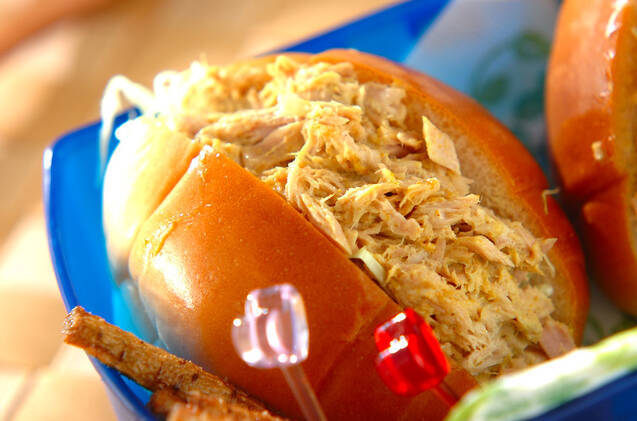 カレーマヨロールパン