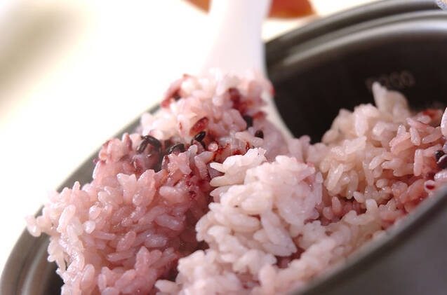 黒米入りピンクご飯の作り方の手順2