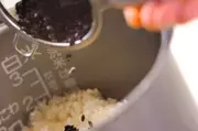 黒米入りピンクご飯 レシピ 作り方 E レシピ 料理のプロが作る簡単レシピ