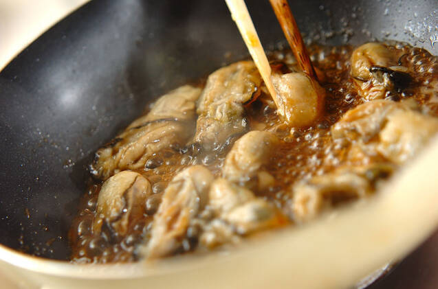 カキのバター炒めの作り方の手順5