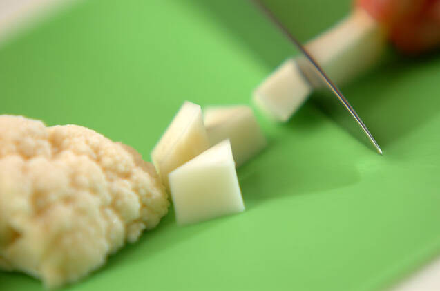 カリフラワーの酢漬けの作り方の手順1