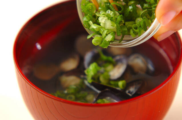 やさしいダシのシジミ汁の作り方の手順3