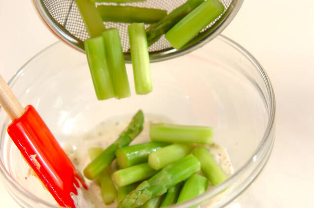 グリーンアスパラのヨーグルト和えの作り方の手順3