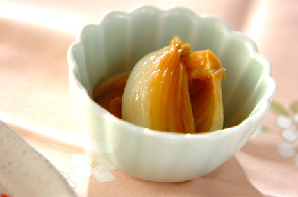 レンジで玉ネギのバターじょうゆ和え