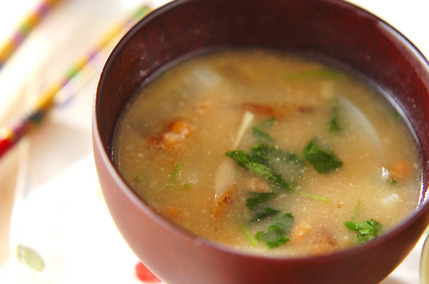 具だくさんの納豆汁