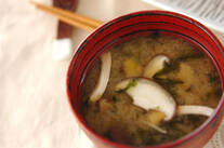 シイタケとアオサのみそ汁