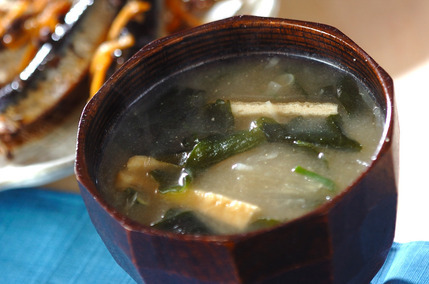 ワカメと大根のみそ汁