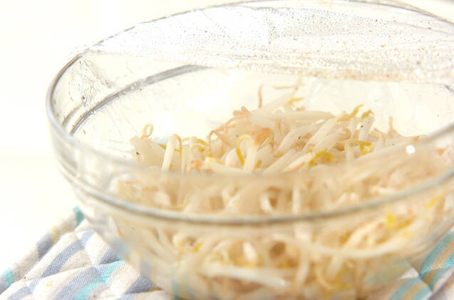 豚バラ肉と菊菜の炒め物の作り方の手順2