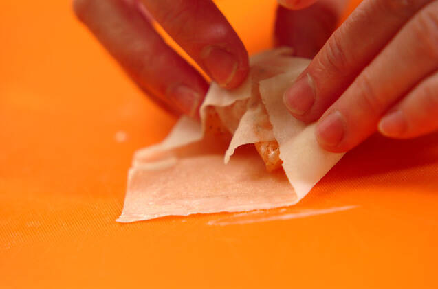 鮭のタルタル春巻きの作り方の手順2