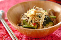 キュウリとエノキのサラダ