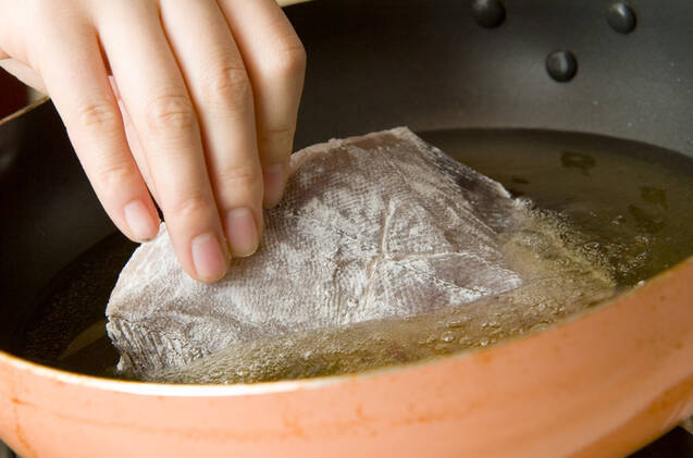 揚げカレイとナスのみぞれ煮の作り方の手順2