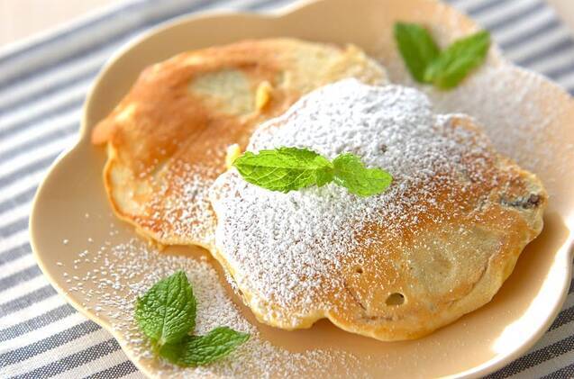 りんごとレーズンのパンケーキ   