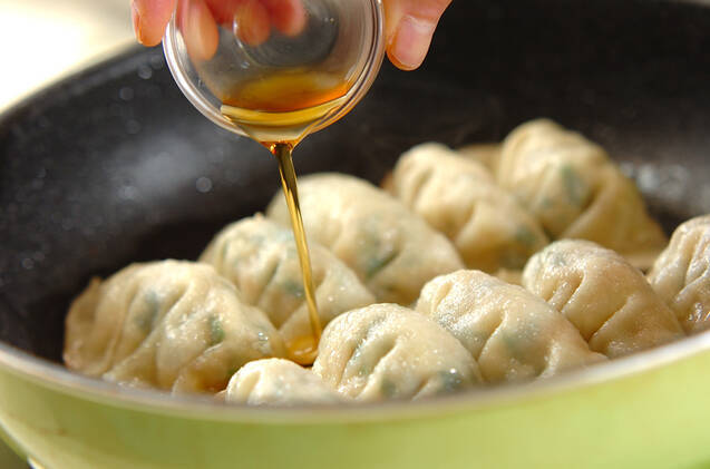 お店の味！餃子の作り方 プリプリ海老入り おさえておきたい味の作り方の手順9