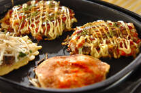 ホットプレートでお好み焼きとネギ焼き