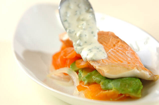 蒸し鮭のサワーソースとアンチョビキャベツの作り方の手順5