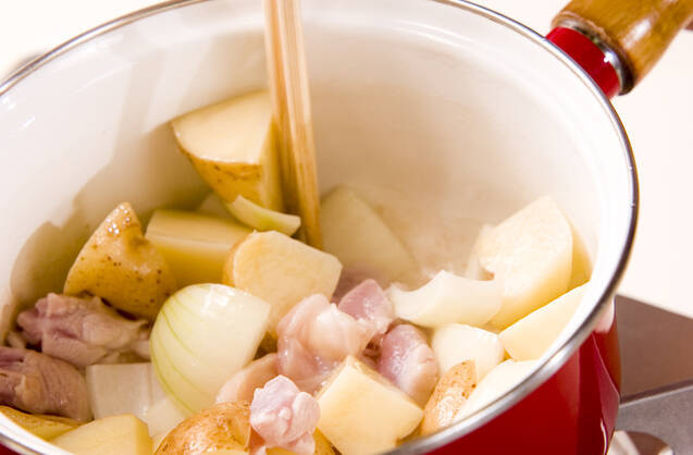 鶏ジャガのさっぱり卵とじの作り方の手順2