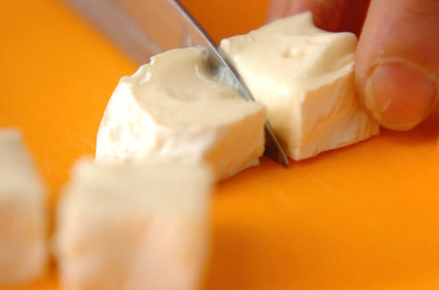 豆とチーズの炒め物の作り方の手順1