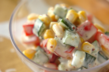 塩もみキュウリのサラダ