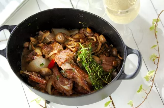 豚骨付きバラ肉のワインビネガー煮 レシピ 作り方 E レシピ 料理のプロが作る簡単レシピ 豚骨付きバラ肉のワインビネガー煮 レシピ 作り方 E レシピ 料理のプロが作る簡単レシピ