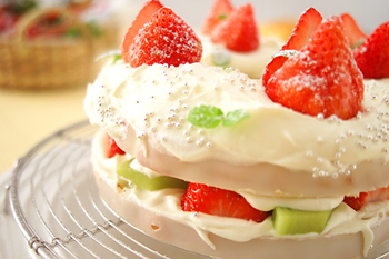 バウムクーヘンでケーキ