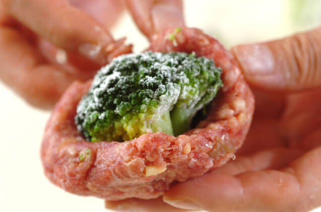 ブロッコリー入りメンチカツの作り方の手順2