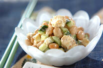 大豆とクリームチーズのゴマサラダ