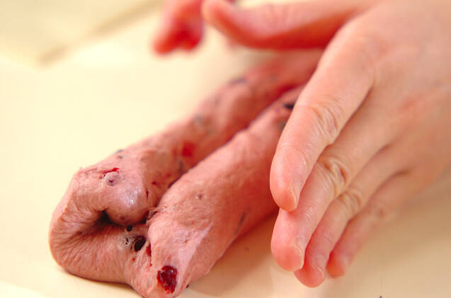 ほんのりイチゴのクランベリーパンの作り方の手順8