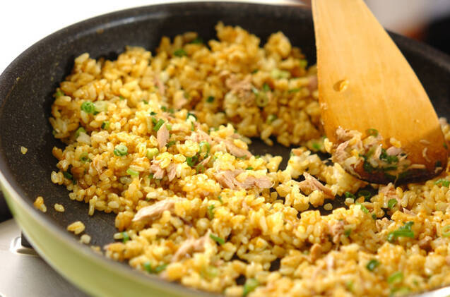 ツナカレーチャーハンの作り方の手順2