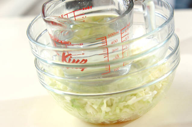 キャベツの甘酢漬けの作り方の手順2